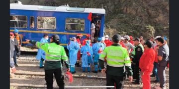 Choque de trenes rumbo a Machu Picchu deja un muerto y decenas de heridos