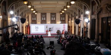 Peritajes federales determinarán causas del accidente aéreo en Toluca