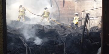 Se desploma jet privado cerca del Aeropuerto de Toluca; reportan al menos 7 muertos