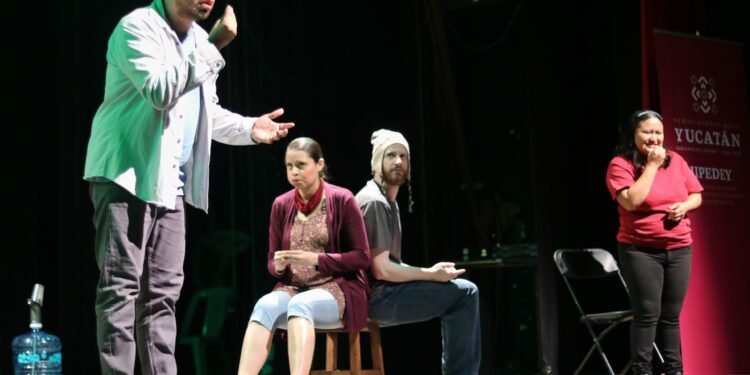 Celebran el arte inclusivo con obra interpretada en lengua de señas