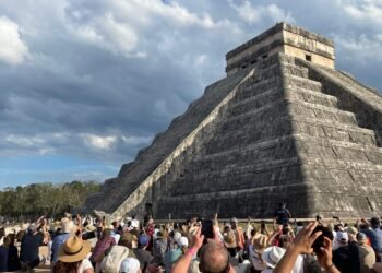 En la recta final del año el turismo cerrará con “viento en popa”
