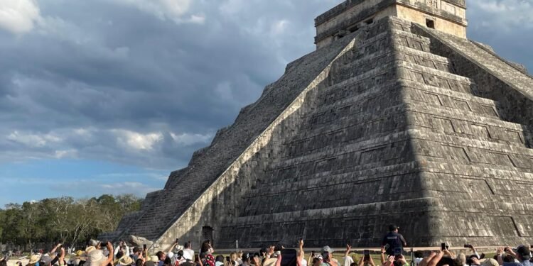 En la recta final del año el turismo cerrará con “viento en popa”