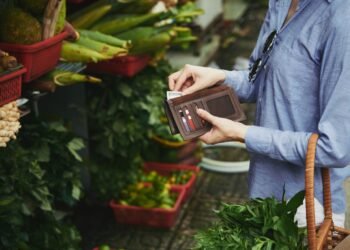 La economía informal aporta 25% del Producto Interno Bruto de México