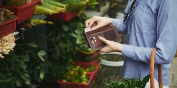 La economía informal aporta 25% del Producto Interno Bruto de México