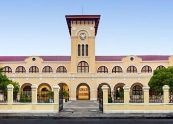 Acusan a la Universidad de las Artes de excluir a una estudiante por ser autista