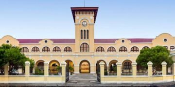 Acusan a la Universidad de las Artes de excluir a una estudiante por ser autista