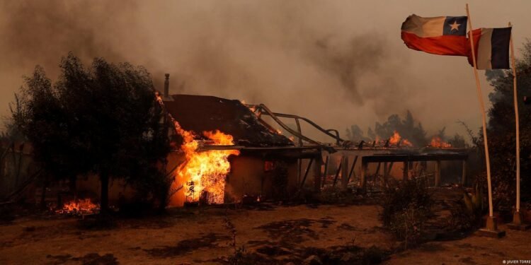 Fuego en Chile, declaran estado de emergencia por incendios forestales