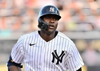 Velocidad y experiencia internacional: Estevan Florial se suma a los Leones