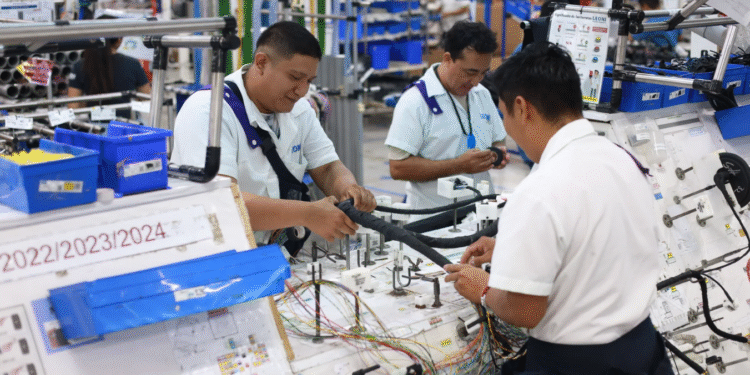 Leoni pisa el acelerador industrial, anuncia 3 mil 500 nuevos empleos