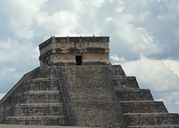 Misterio bajo la piedra: qué guarda El Castillo de Chichén Itzá