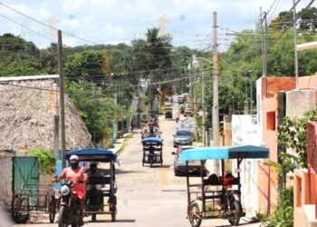 Momento dramático: una joven madre olvida a su bebé en un mototaxi