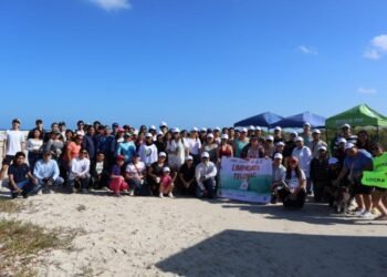 Inician 2026 con limpieza de playas en Telchac: retiran casi 400 kilos de basura
