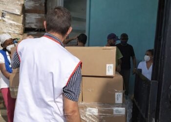México y EU anuncian ayuda humanitaria a Cuba en medio de crisis energética
