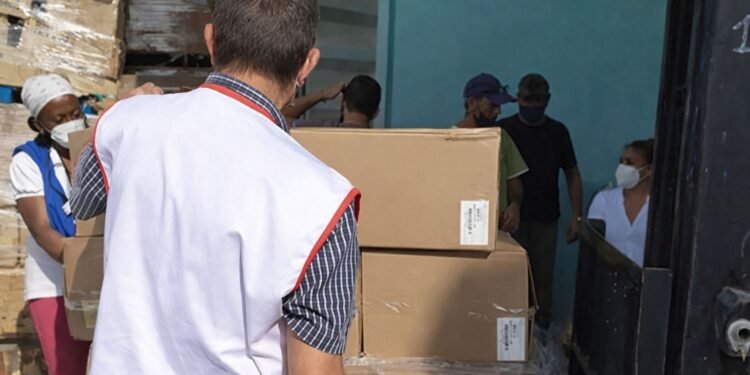 México y EU anuncian ayuda humanitaria a Cuba en medio de crisis energética