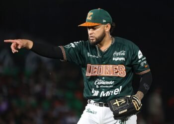 Yoanner Negrín regresa a los Leones de Yucatán para la temporada 2026