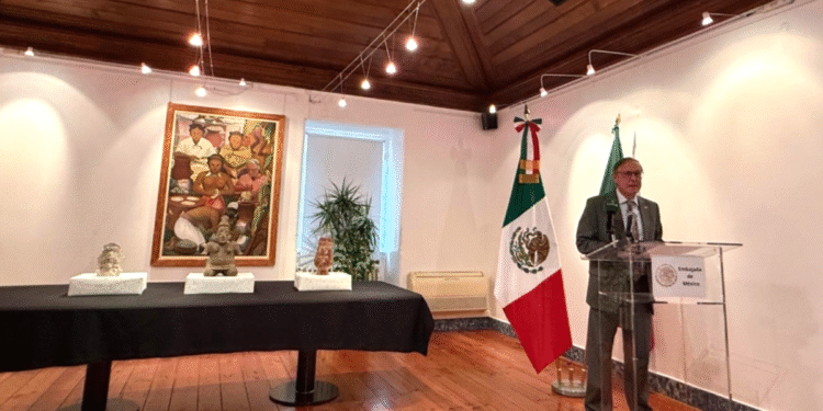 Regresan a casa: Portugal devuelve a México tres tesoros arqueológicos
