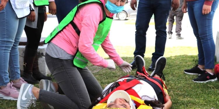 Salen miles a la calle por simulacro de sismo magnitud 7.2 en CDMX y Estado de México