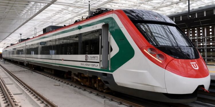 Concluyen el Tren El Insurgente y conectan Toluca con la CDMX en menos de una hora