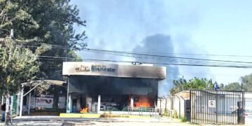 Incendian 20 sucursales del Banco del Bienestar tras operativo federal donde murió “El Mencho”
