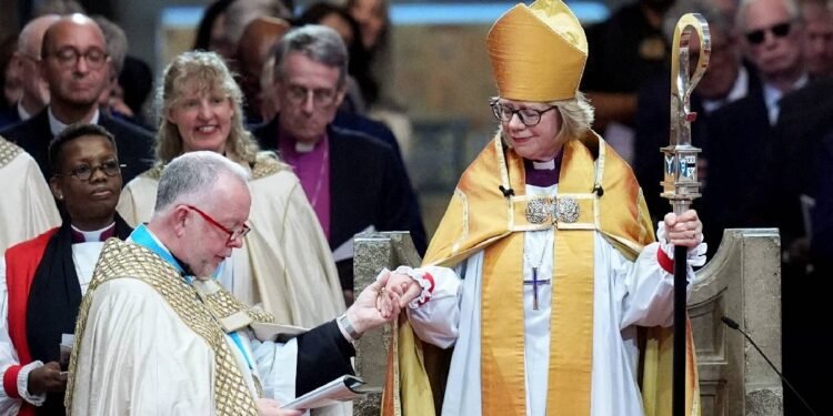 Sarah Mullally cambia la historia de la Iglesia Anglicana: es primera arzobispa