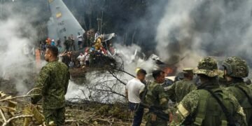 Tragedia aérea en Colombia: avión del ejército cae tras despegar en Putumayo