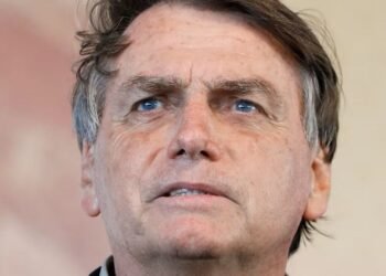 Bolsonaro es hospitalizado en terapia intensiva por bronconeumonía tras sentirse mal en prisión