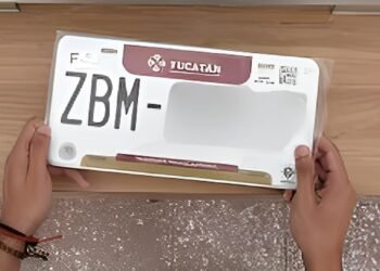 ¿Aún con placas viejas? Activan módulos móviles para el reemplacamiento