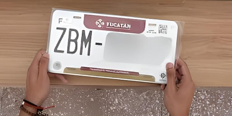 ¿Aún con placas viejas? Activan módulos móviles para el reemplacamiento