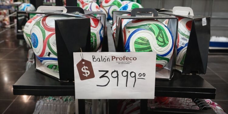 Monitorean casi 10 mil productos ligados al Mundial 2026