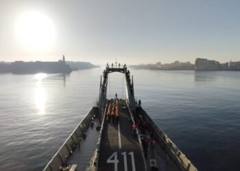 Papaloapan y Huasteco atracan en La Habana con ayuda mexicana