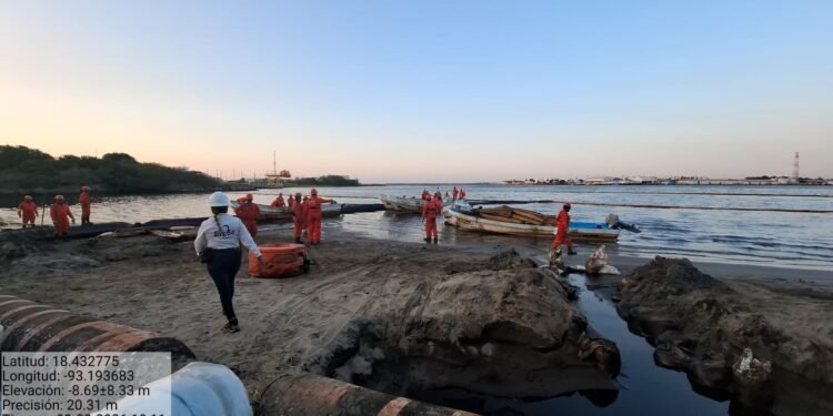 Derrame en el Golfo se sabía desde febrero; organizaciones cuestionan opacidad