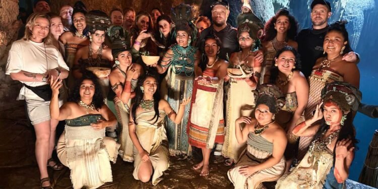 En el cenote Tsukán, el cine revive al hombre que descifró a los mayas
