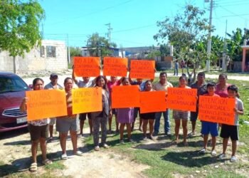 Comunidad de Progreso protesta por contaminación de cementeras y caleras