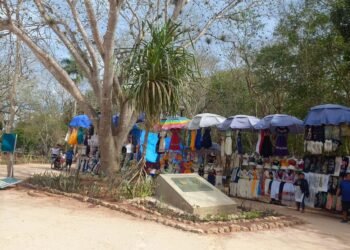 Artesanos de Chichén Itzá rechazan reubicación; ven su sustento en riesgo