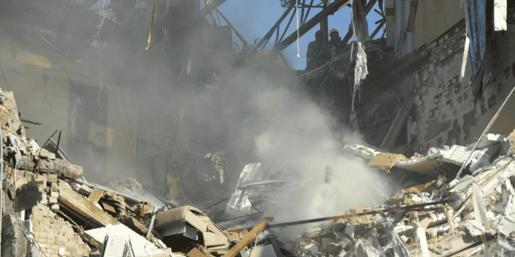 Explosión en planta eléctrica de India deja 19 muertos y 17 heridos