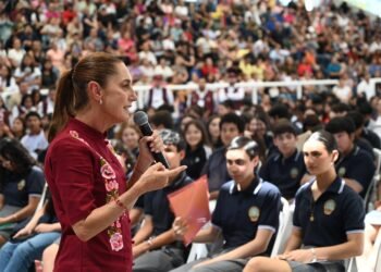 Sheinbaum apuesta por becas como palanca educativa hacia 2030