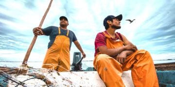 Pescadores afectados por derrame de hidrocarburos recibirán 15 mil pesos de apoyo