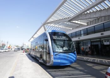Les hacen descuento en transporte, tarifa pasa de 45 a 12 pesos para trabajadores del Aeropuerto y Tren Maya
