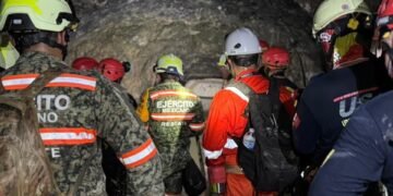 Tras 13 días bajo tierra, hallan con vida a minero en Santa Fe; uno sigue atrapado