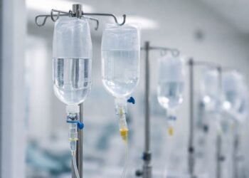 Suben a seis las muertes en Sonora por casos asociados a sueros intravenosos; autoridades mantienen vigilancia