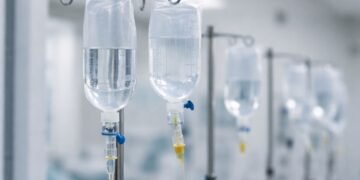 Suben a seis las muertes en Sonora por casos asociados a sueros intravenosos; autoridades mantienen vigilancia