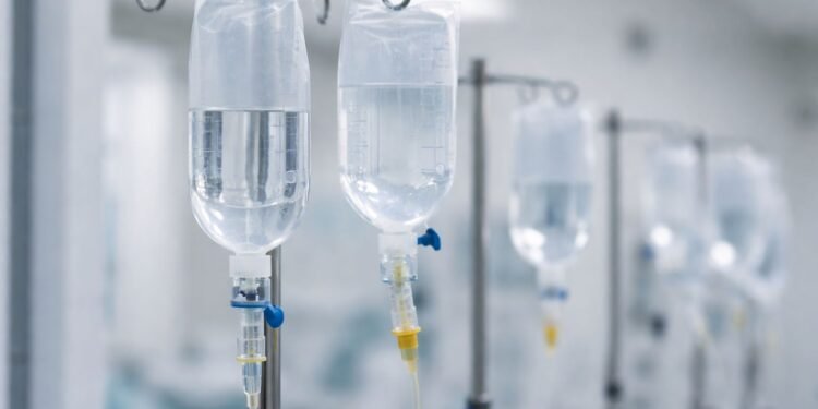 Suben a seis las muertes en Sonora por casos asociados a sueros intravenosos; autoridades mantienen vigilancia