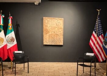 México recupera dintel maya de Yaxchilán en Nueva York; refuerzan restitución de patrimonio cultural