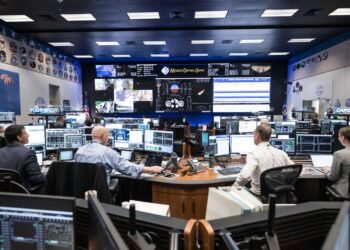 Misión Artemis II regresa hoy a la Tierra tras histórico sobrevuelo lunar