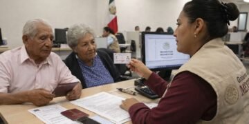 Credencialización para sistema de salud en México será accesible para connacionales en el exterior