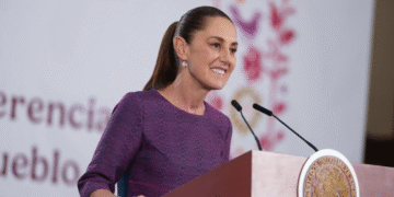 Sheinbaum confirma salida de Esthela Damián y llama a Alcalde al gabinete