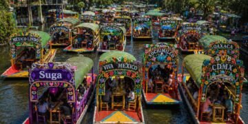 ¿Sin boletos para BTS? Fans arman plan con trajineras temáticas en Xochimilco