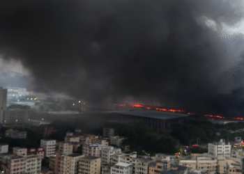 Fuego en complejo de BYD moviliza a emergencias en China