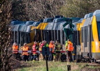 ¡Impacto brutal! Tren contra tren deja heridos críticos, ¿en dónde ocurrió?