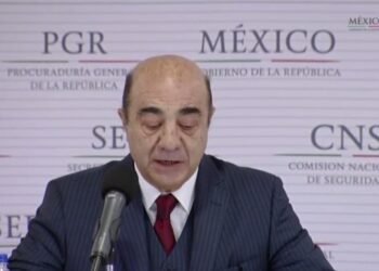Hospitalizan a Murillo Karam; reportan estado delicado en CDMX
